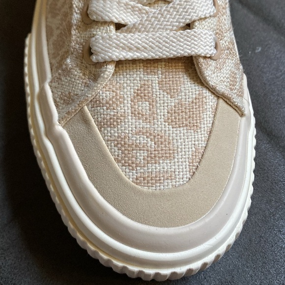 NWT. Zara Cream Animal Print Lace-Up Trainers. Size 6,5. - Picture 5 of 7